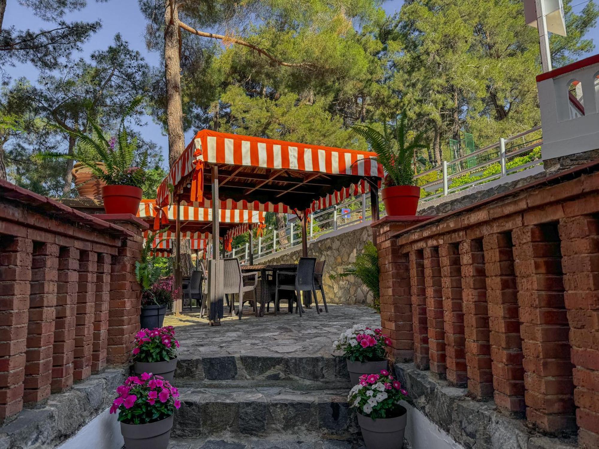 Semiramis Boutique Hotel & Spa Kato Platres Exterior foto